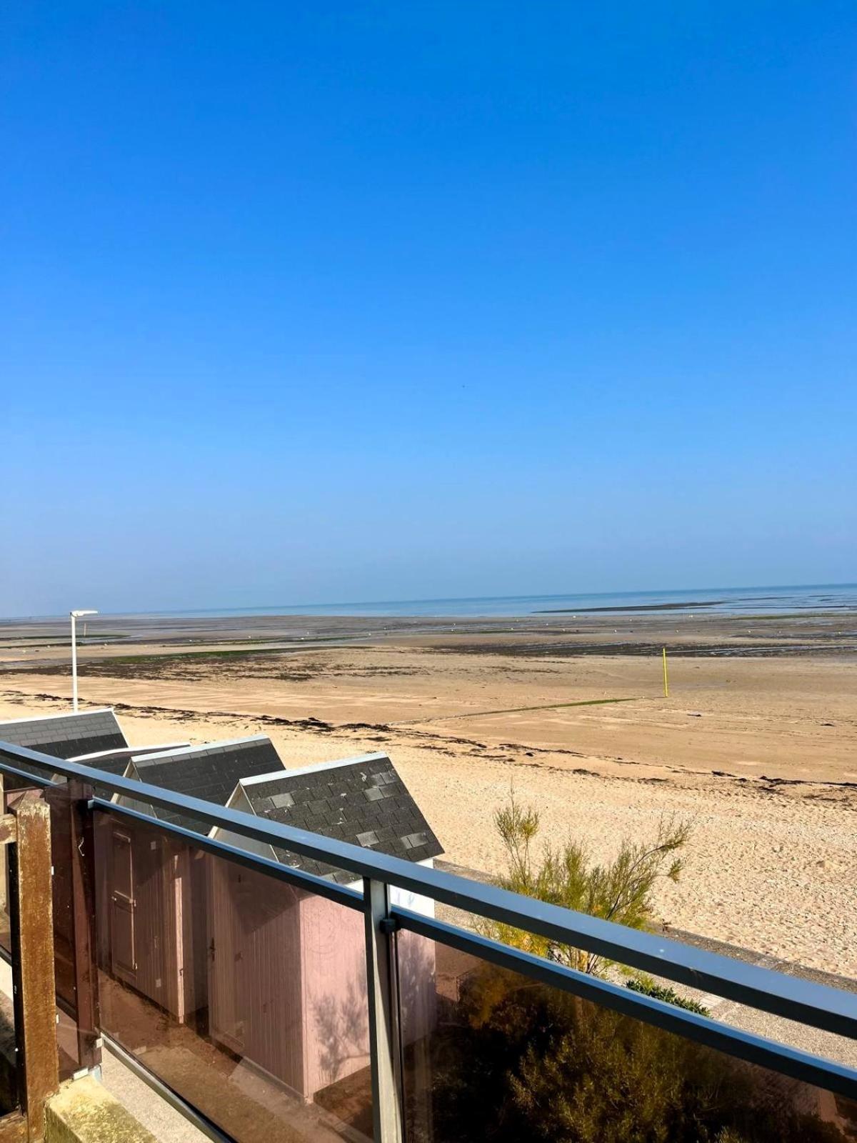 Mettons Les Voiles - Appt Vue Mer Avec Loggia Bernières-sur-Mer Esterno foto