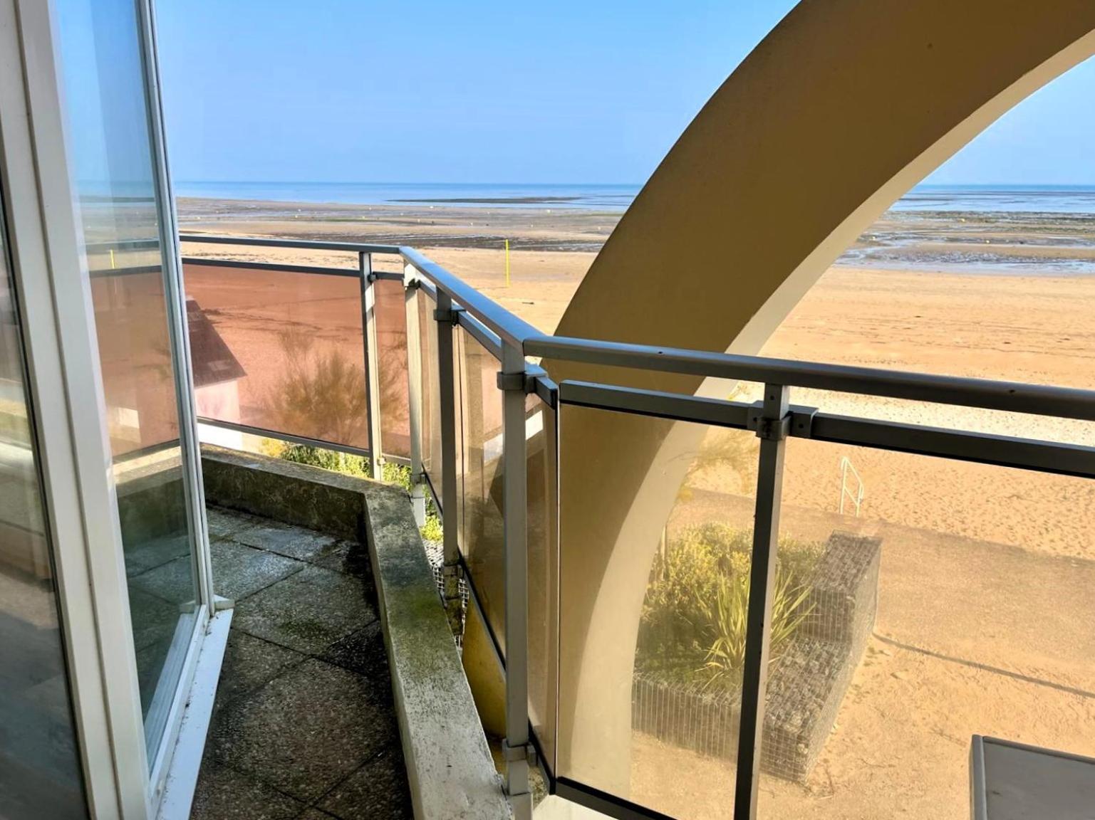 Mettons Les Voiles - Appt Vue Mer Avec Loggia Bernières-sur-Mer Esterno foto