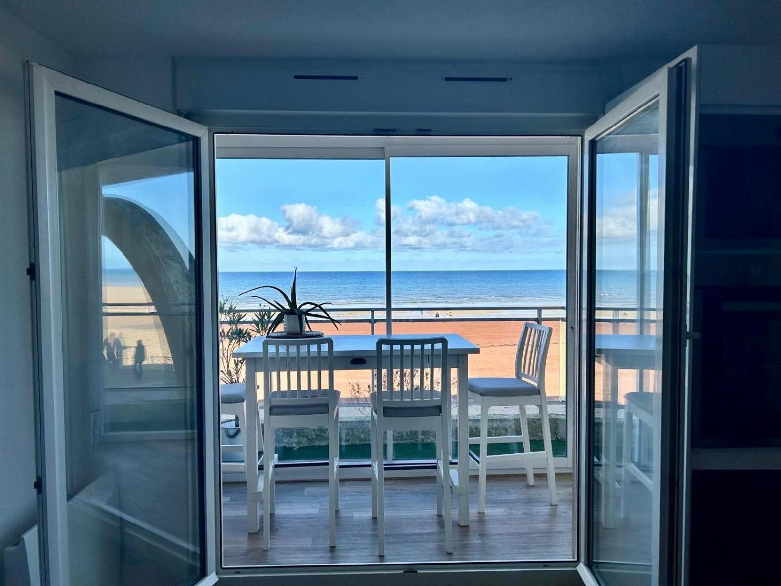 Mettons Les Voiles - Appt Vue Mer Avec Loggia Bernières-sur-Mer Esterno foto